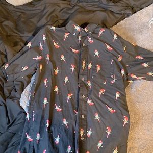 A casual button down shirt size small or 34-36